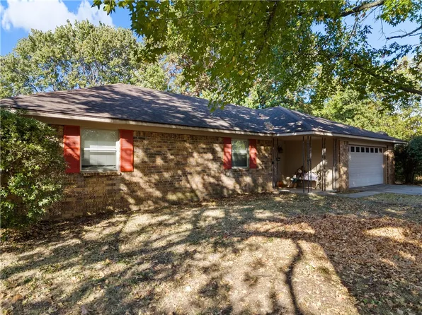 2902 Westmoreland Ave, Springdale, AR 72762