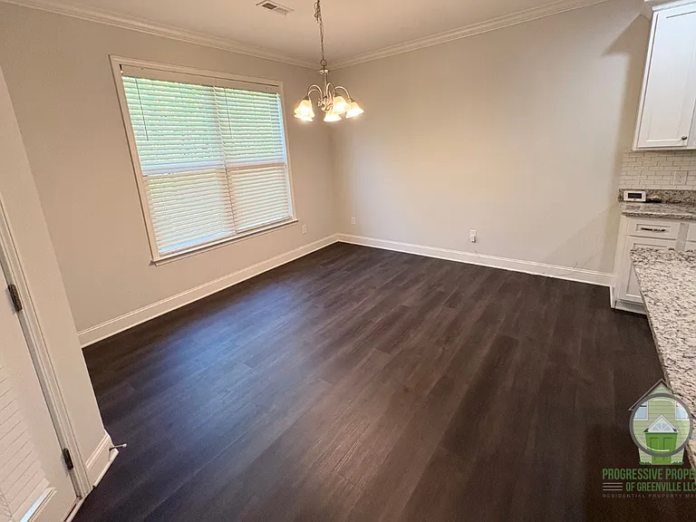 400 Ansel Woods Ln — Photo 6