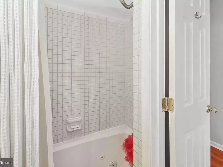 654 Melvin Dr — Photo 18