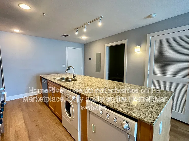1120 E Kennedy Blvd #314 — Photo 4