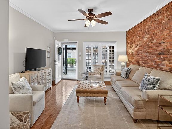 5th image of 3675 Peachtree Rd NE APT 19