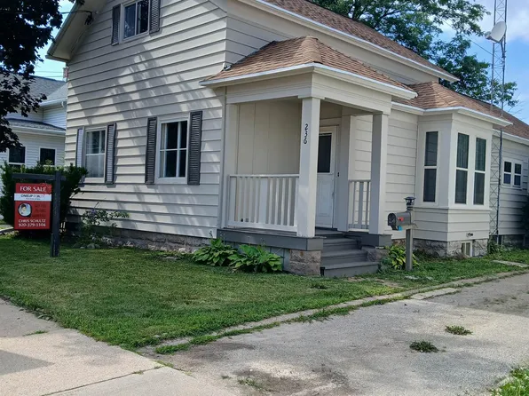 236 W South Park Ave, Oshkosh, WI 54902