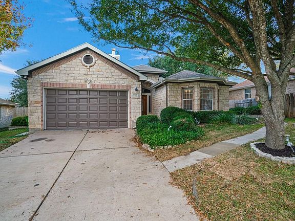 3rd image of 605 Canyon Trail Ct