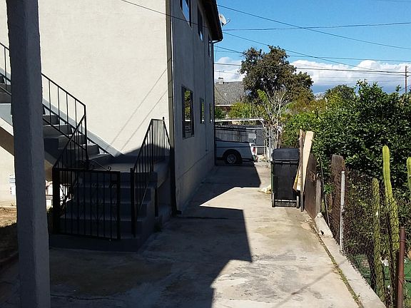 4th image of 3335 3/4 E 3rd St