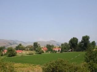 255 E Chewuch Rd, Winthrop, WA 98862