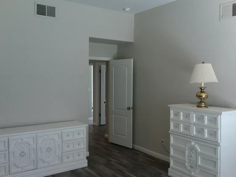 1923 E Desert Island Dr — Photo 12
