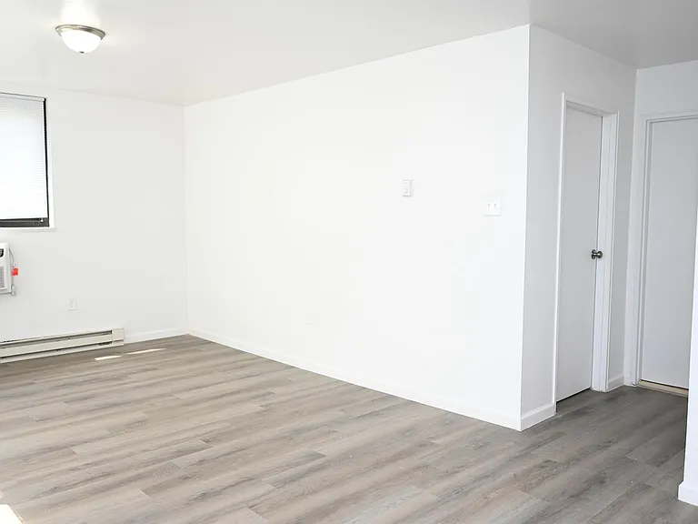 140 Washington St — Photo 7