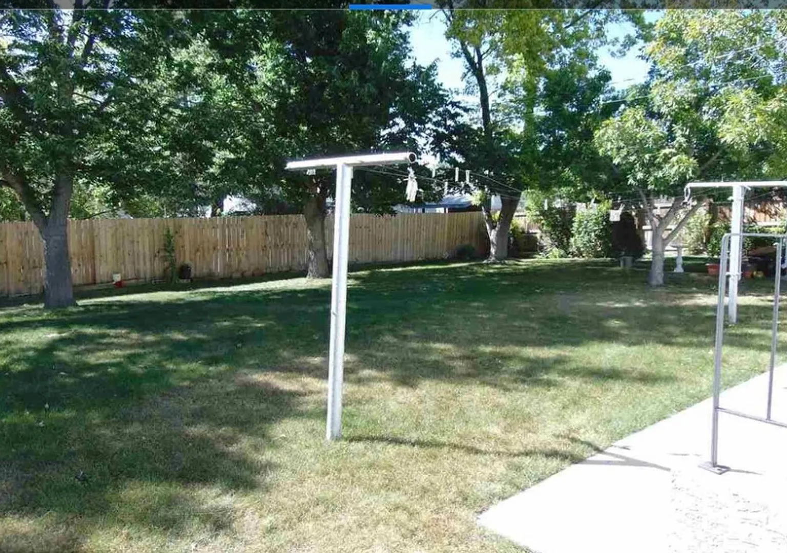 Pretty 4 bedroom 2 bath — Photo 4