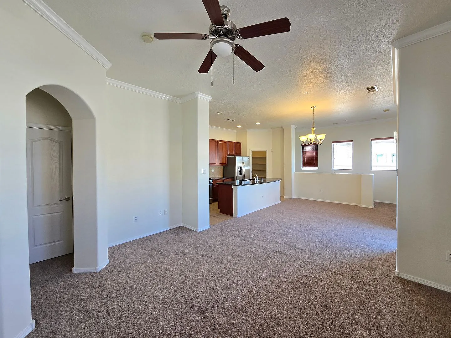 4512 Santa Elena unit C — Photo 4