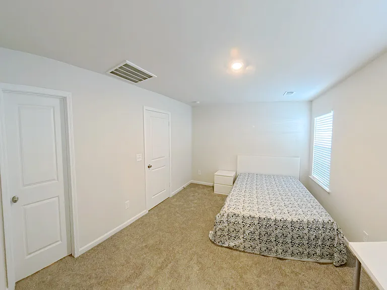 916 Drake Grove Ln — Photo 11