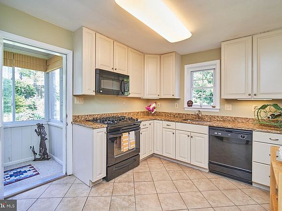 4th image of 6600 Gordon Ave