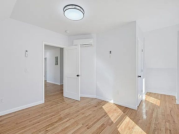 4th image of 9 Chester St #1