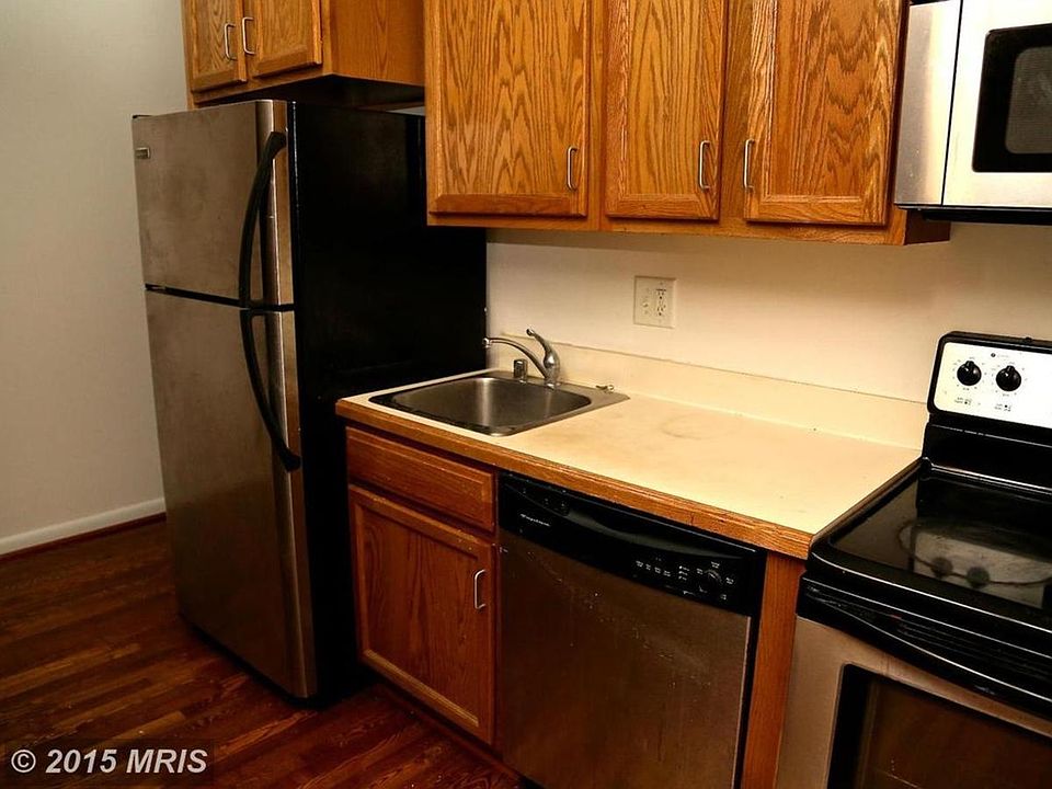 2nd image of 220 W Monument St Ste 101