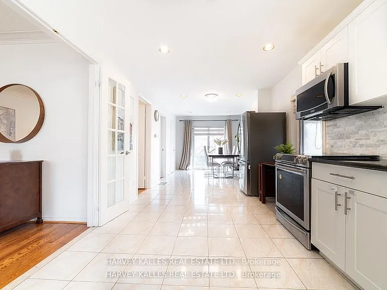 139 Kingsdale Ave — Photo 12