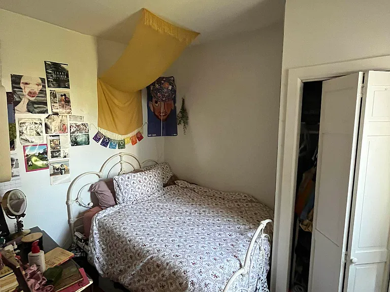 264 E 2nd St #18 — Photo 2