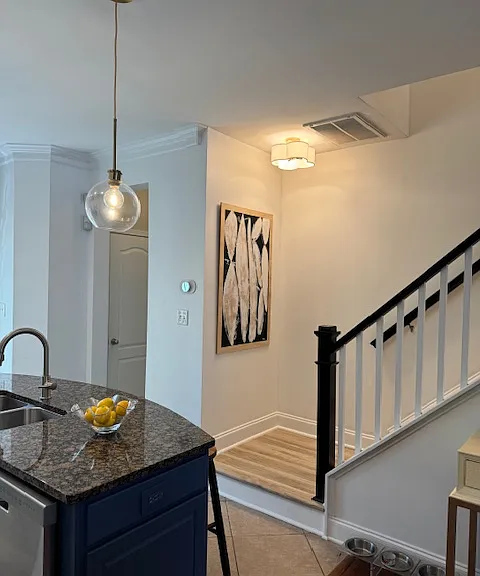 255 Hurston Cir — Photo 3