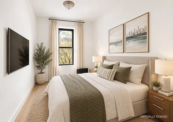 Bedroom, photo 1