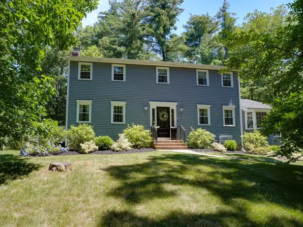 18 Coolidge Cir, Northborough, MA 01532