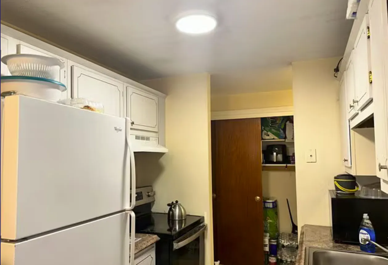 2 bed, 900 sqft, $2,700 — Photo 2