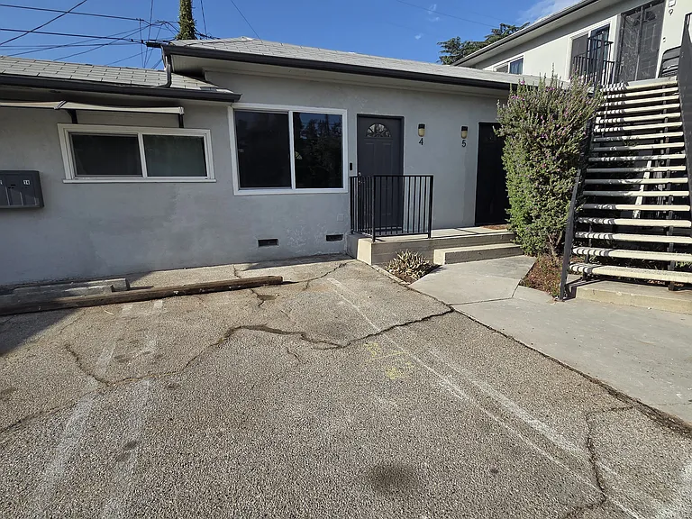 1500 S Glendale Ave #4 — Photo 24