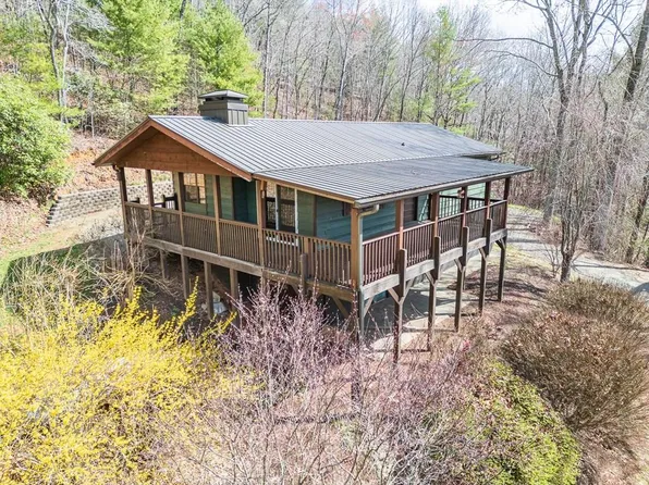141 Downings Creek Ln, Hayesville, NC 28904