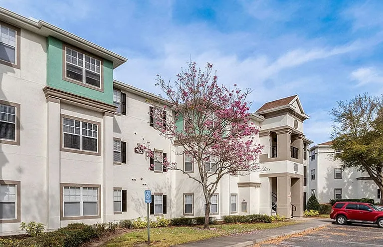 Residences at West Place Apartments — Photo 11