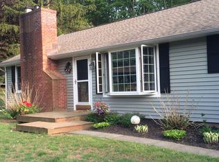 1 Robin Ln, Northford, CT 06472