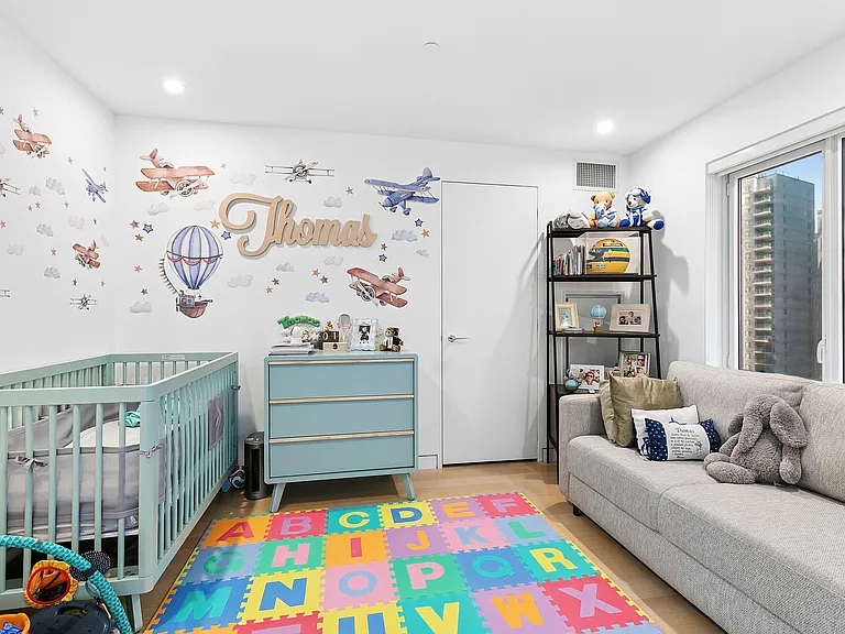 135 W 52nd St #25D — Photo 8
