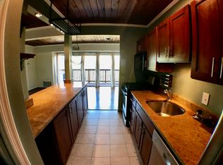 49 Skyhill Rd APT 302, Alexandria, VA 22314