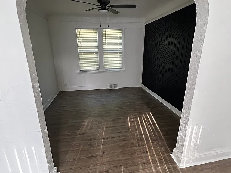 10006 Mark Twain St — Photo 16
