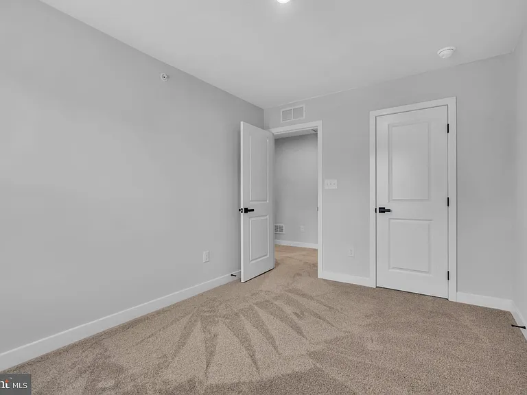 9 Foxwood Dr — Photo 25