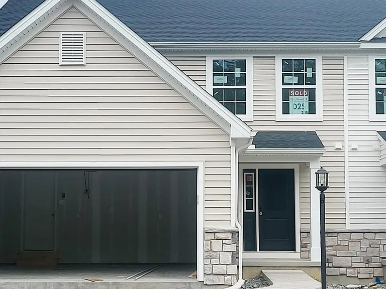 54 Long Bend Dr #112 — Photo 4