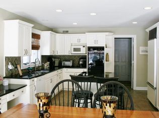 16 Cedar Ridge Rd, Green Brook, NJ 08812