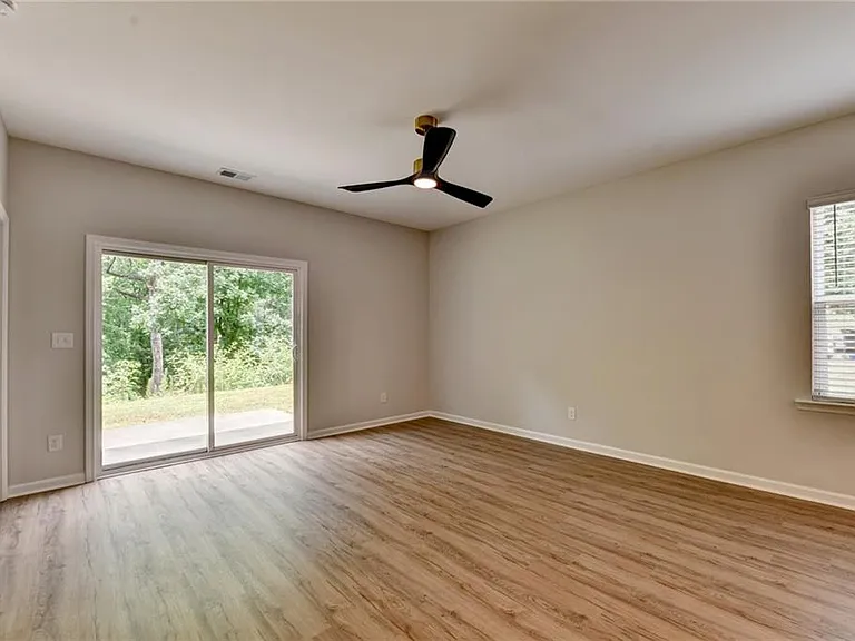 175 Grey Falcon Ave — Photo 6