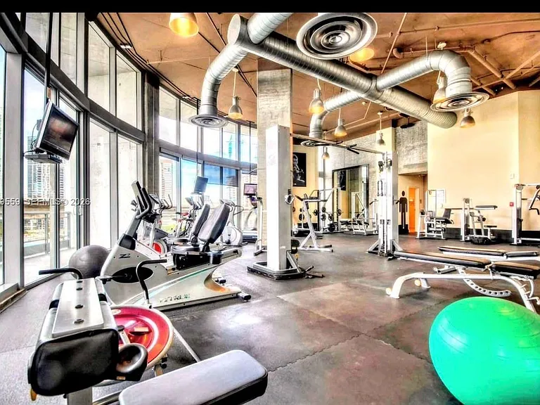 690 SW 1st Ct #Penthouse I06 — Photo 21