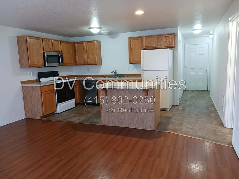 2521 NW Cedar Ave #3 — Photo 3