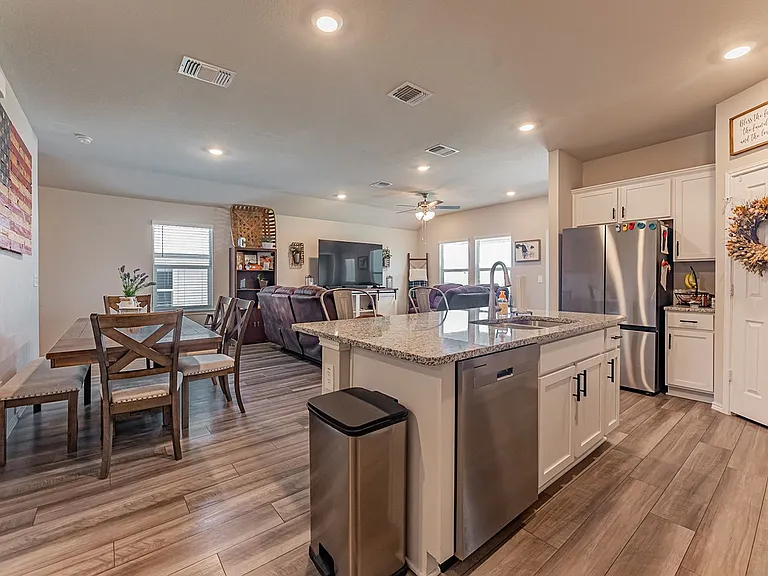 2306 Aylesbury Dr — Photo 19