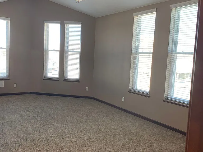 105 S Brown St — Photo 8
