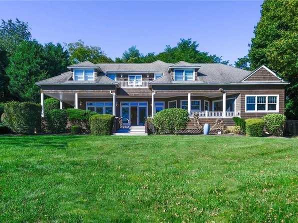 138 Green End Ave, Middletown, RI 02842