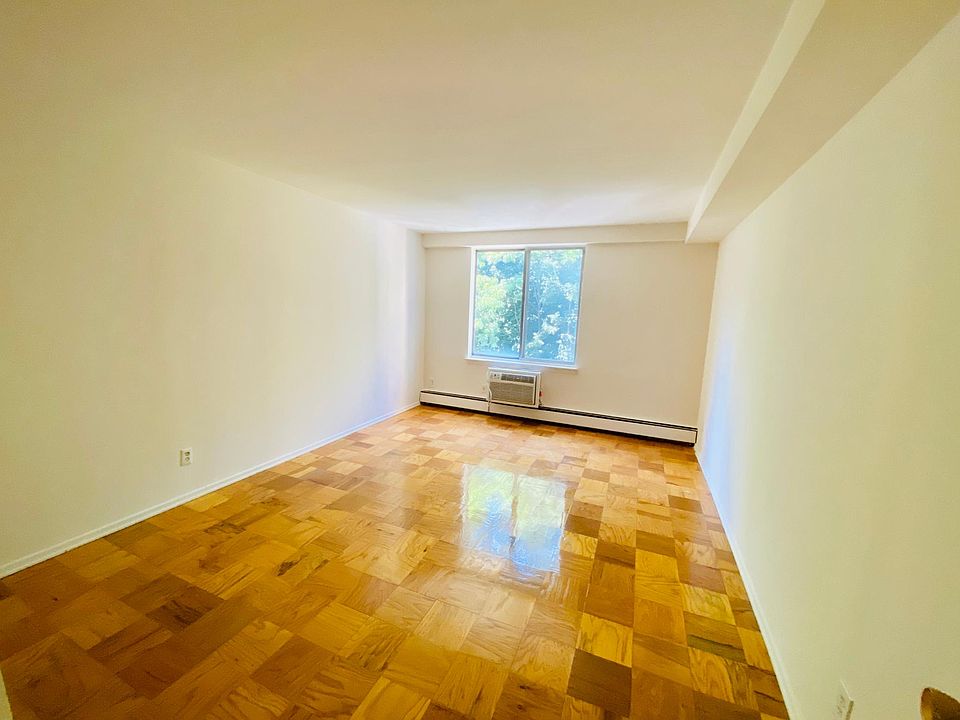 1st image of 98 Lake St #1B