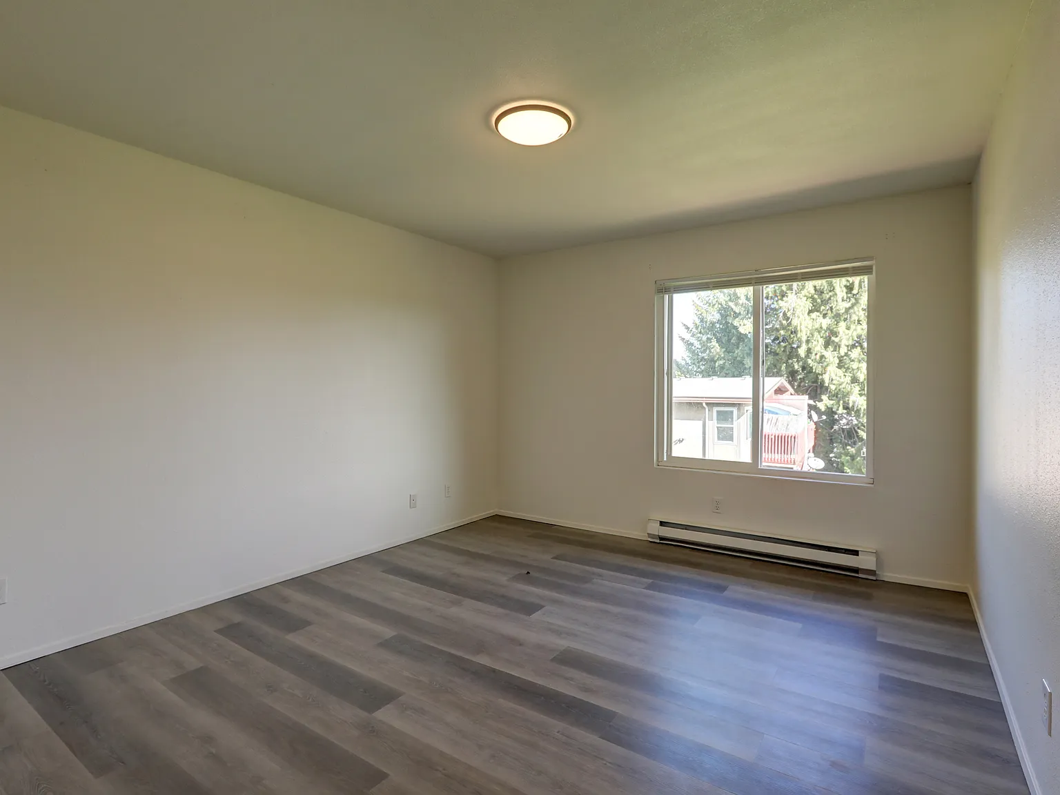 2118 S 107th St — Photo 2
