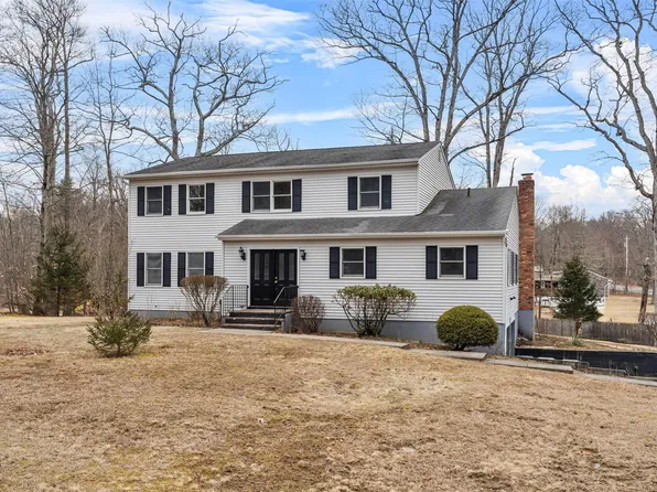 10 Leone Court, Woodbury, NY 10930