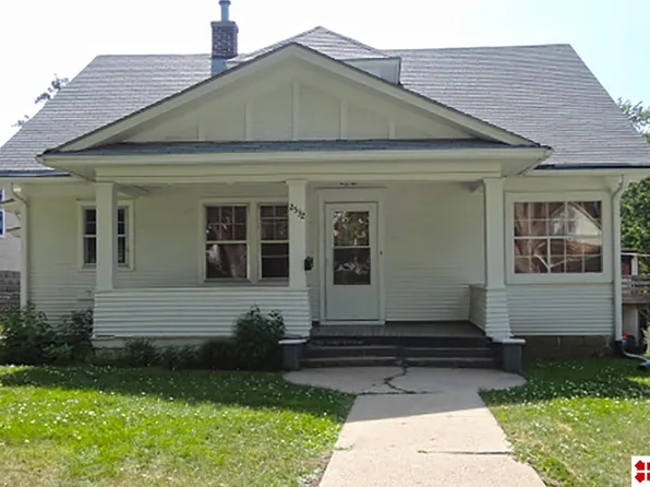 2532 N 64th St, Omaha, NE 68104