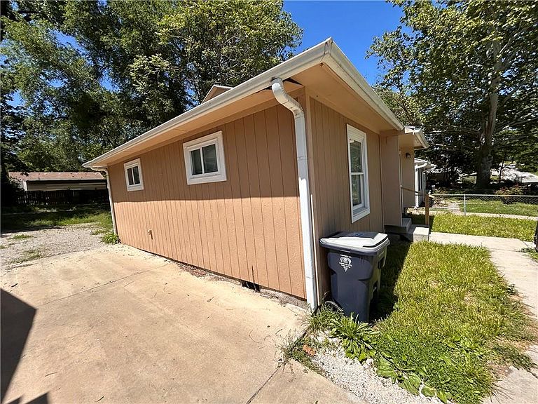 Listing photo 4