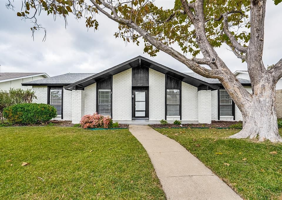 1st image of 2923 Winterberry Dr