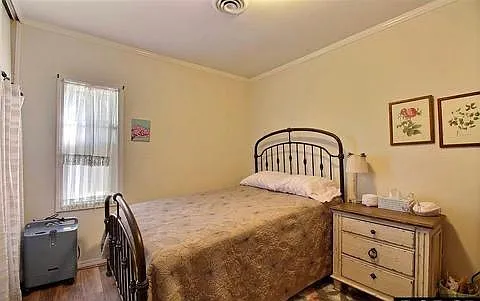 508 N Spruce St — Photo 6