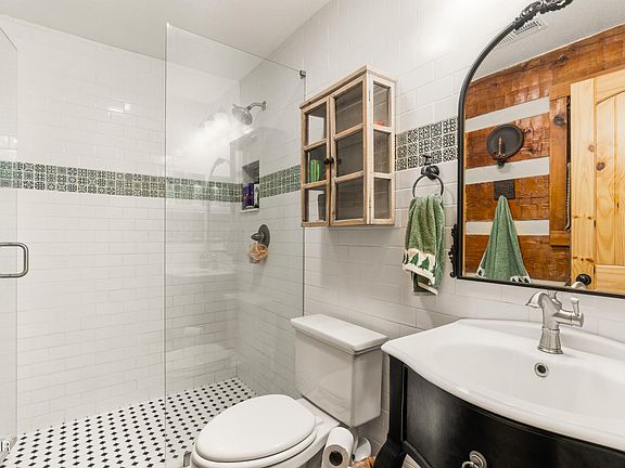 5th image of 1303 Witt Hollow Rd