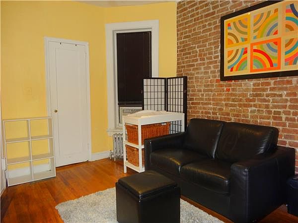 1st image of 1515 Lexington Ave APT 2A