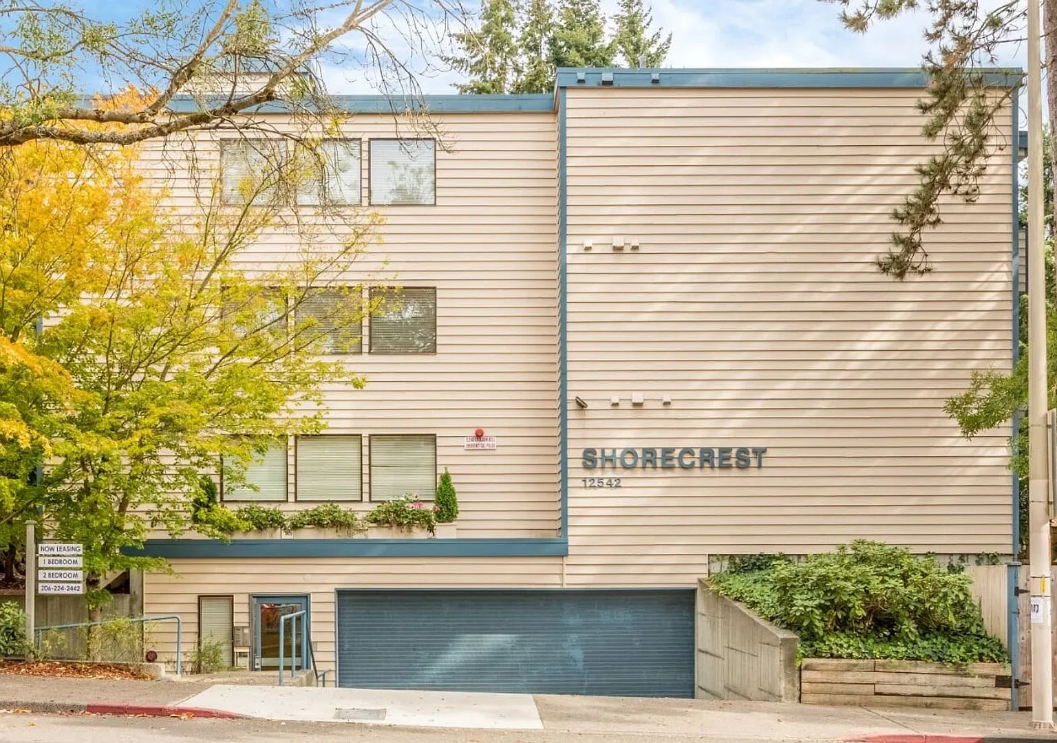 Shorecrest Apartments — Photo 1