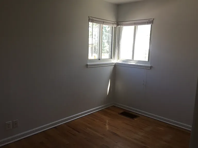 2256 Geneva St — Photo 6